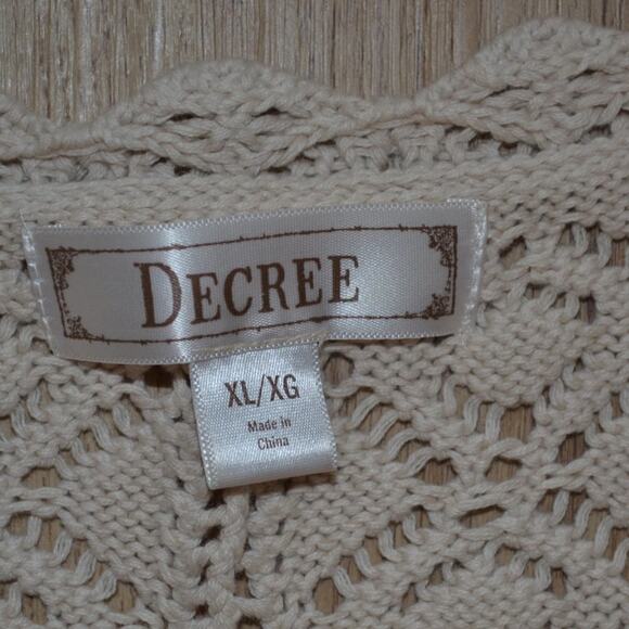 Decree Knitted Shawl Size XL - Picture 2 of 3